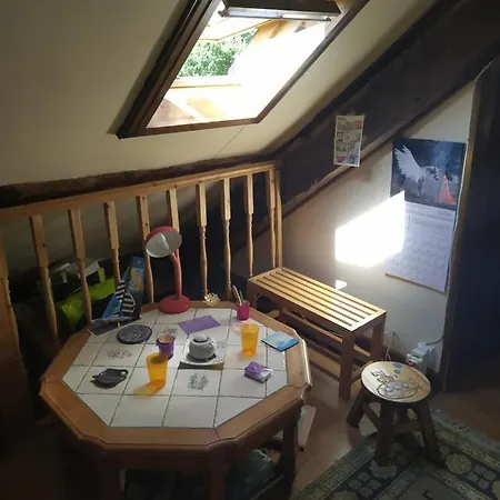 Habitación en casa particular Maison En Granit Bleue