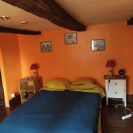 Maison En Granit Bleue Habitación en casa particular Lanhelin